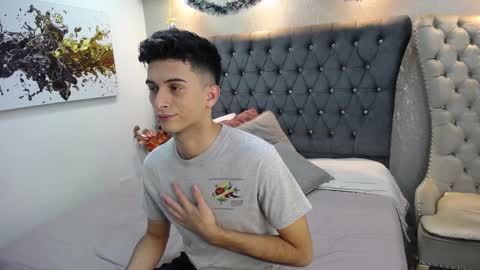 Snapshot of mr_williseo chatting on December 2024 05:37:01 PM williseo online show from December 2024 05:37:01 PM