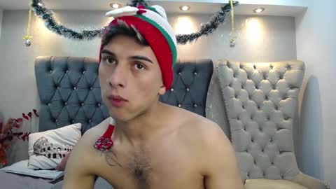 Snapshot of mr_williseo chatting on December 2024 08:39:02 PM williseo online show from December 2024 08:39:02 PM