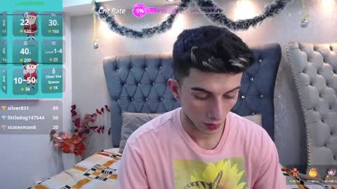 Snapshot of mr_williseo chatting on December 2024 11:05:02 PM williseo online show from December 2024 11:05:02 PM