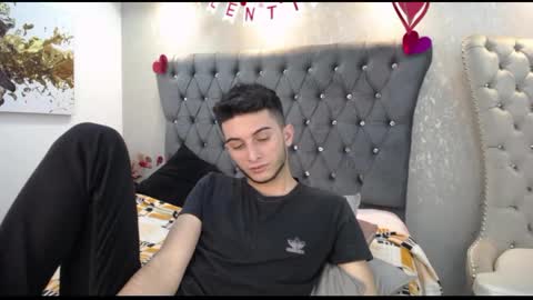 Snapshot of mr_williseo chatting on February 2025 11:15:01 PM williseo online show from February 2025 11:15:01 PM