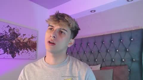 Snapshot of mr_williseo chatting on September 2025 02:06:01 AM williseo online show from September 2025 02:06:01 AM