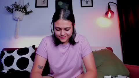 Laura online show from October 2025 10:45:02 PM