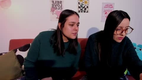 Snapshot of mrbuu_ chatting on June 2026 05:52:01 AM Laura online show from June 2026 05:52:01 AM