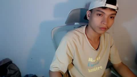 mrdreamboy_ online show from June 2026 06:09:02 PM