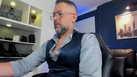 Snapshot of mrfrank_tattoo chatting on June 2026 04:07:02 PM MrFrank. online show from June 2026 04:07:02 PM