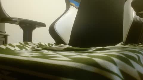 Snapshot of mrkazusa chatting on May 2026 03:40:02 PM mrkazusa online show from May 2026 03:40:02 PM