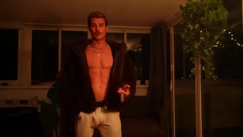 Snapshot of mrlong23cm chatting on November 2025 09:13:01 PM Mr Long online show from November 2025 09:13:01 PM