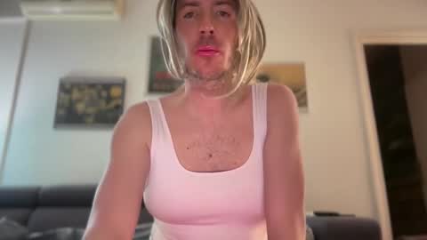 TaleOfLaura online show from April 2026 10:21:02 PM