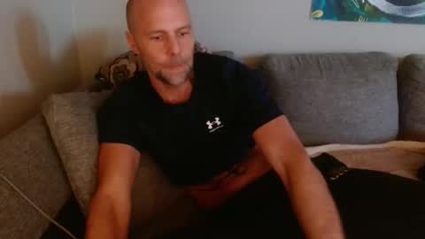 Snapshot of mrpornstar33 chatting on April 2026 09:07:01 AM Twinsoulsex online show from April 2026 09:07:01 AM