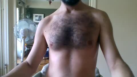 Snapshot of mrralph__90 chatting on June 2026 07:07:03 AM Mrralph online show from June 2026 07:07:03 AM