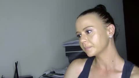 Snapshot of mrs_bunny_swing chatting on April 2026 01:41:01 PM mrs_bunny_swing online show from April 2026 01:41:01 PM