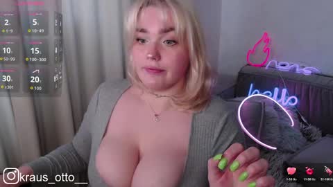 Snapshot of mrs_kitty69 chatting on April 2026 08:28:02 AM mrs kitty69 online show from April 2026 08:28:02 AM