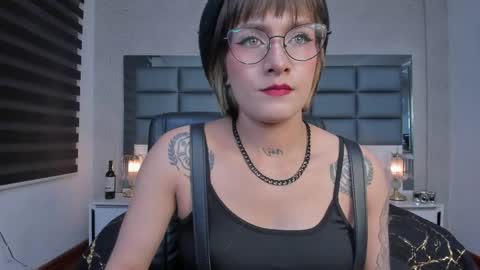 Snapshot of mrs_regina_clk chatting on May 2026 03:26:01 AM Regina online show from May 2026 03:26:01 AM