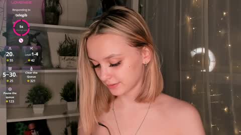 Snapshot of ms_elizabethqueen chatting on January 2025 08:54:01 PM Elizabeth online show from January 2025 08:54:01 PM