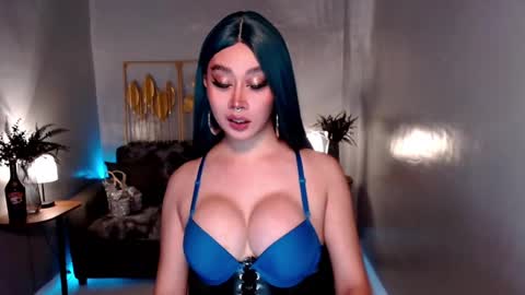 Evon online show from March 2025 05:38:02 PM