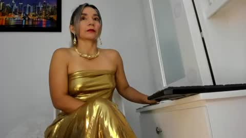 Snapshot of ms_lunarose chatting on June 2026 05:26:01 PM ms_lunarose online show from June 2026 05:26:01 PM