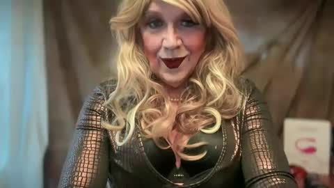 mskarentoy online show from October 2025 07:11:02 PM