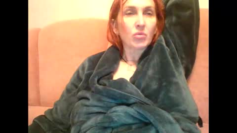 Mss Angela online show from December 2025 07:09:01 PM