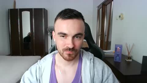 Snapshot of mu5clemania chatting on April 2026 11:24:02 AM Victor online show from April 2026 11:24:02 AM