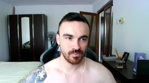 Snapshot of mu5clemania chatting on June 2026 09:33:02 AM Victor online show from June 2026 09:33:02 AM