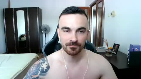 Snapshot of mu5clemania chatting on June 2026 02:52:01 PM Victor online show from June 2026 02:52:01 PM