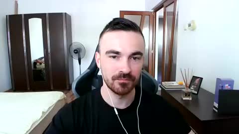 Snapshot of mu5clemania chatting on June 2026 08:41:01 AM Victor online show from June 2026 08:41:01 AM