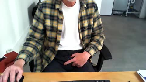mucfag online show from May 2026 10:42:01 AM