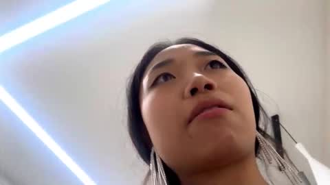 Mia online show from February 2026 10:59:01 AM