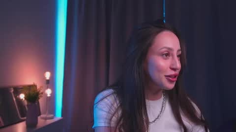 Kira online show from September 2025 06:59:01 AM