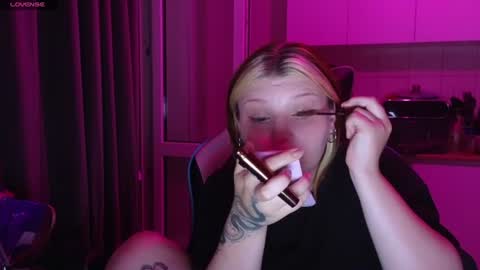 Snapshot of mura_muur chatting on June 2026 05:45:02 PM Milana online show from June 2026 05:45:02 PM