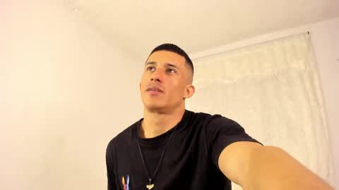 Muscle Man online show from November 2025 10:15:02 PM