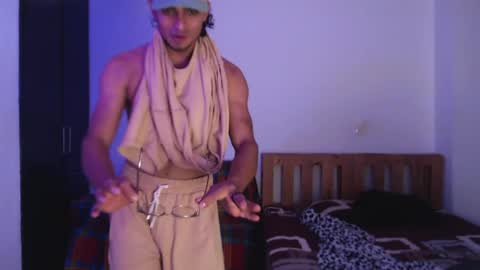Snapshot of muscle_man1 chatting on April 2026 03:06:02 AM Mike online show from April 2026 03:06:02 AM