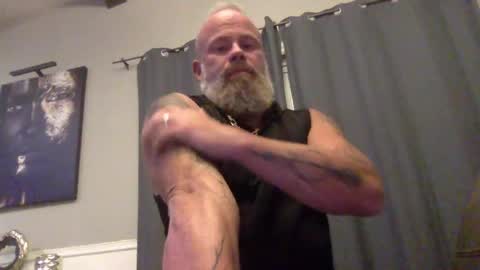 Snapshot of muscledick40 chatting on September 2025 03:52:01 AM muscledick40 online show from September 2025 03:52:01 AM