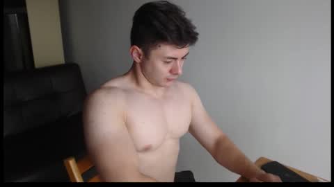 Snapshot of muscledoctor24 chatting on September 2025 05:45:02 AM Everet online show from September 2025 05:45:02 AM