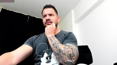 MuscleMonster31 online show from November 2025 10:14:01 PM