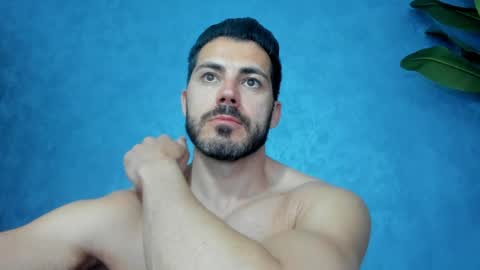 Snapshot of muscularmaster chatting on April 2026 11:43:02 PM muscularmaster onlyfans online show from April 2026 11:43:02 PM