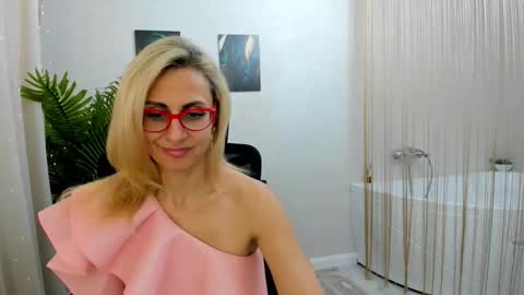 Diana online show from March 2025 11:29:01 AM