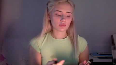 Snapshot of musescorner chatting on December 2025 10:57:02 AM musescorner online show from December 2025 10:57:02 AM