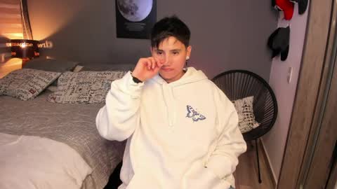 VALENTINA Luna  online show from April 2026 02:33:01 AM