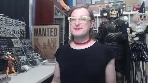 Snapshot of muziknerd chatting on January 2025 10:31:02 PM Muziknerd online show from January 2025 10:31:02 PM