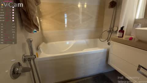 Snapshot of my_emmy chatting on February 2026 06:09:01 AM Emmy online show from February 2026 06:09:01 AM