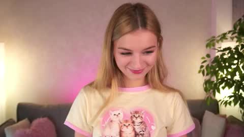 Polly online show from October 2025 03:13:01 PM