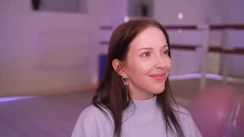 STELLA  Im here today online show from October 2025 05:32:02 PM