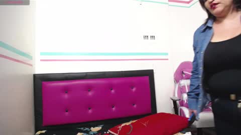  MYA ROUSE  online show from January 2026 12:11:01 PM