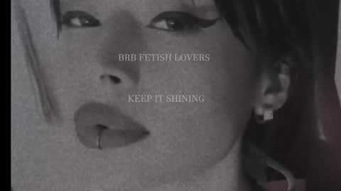 Lola online show from November 2025 09:28:01 PM