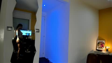 Lola online show from April 2026 06:27:01 PM