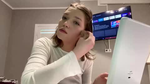 Snapshot of myeshapolitowski chatting on November 2025 05:23:02 PM Amlie online show from November 2025 05:23:02 PM