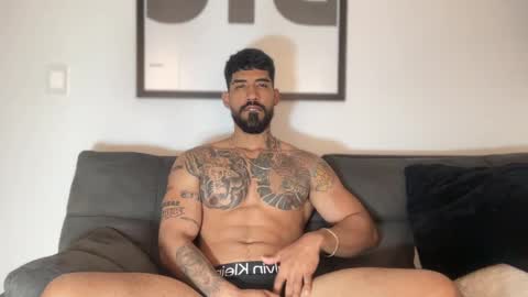 Myke esthetic online show from December 2024 04:02:02 AM