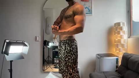 Myke esthetic online show from February 2026 08:38:01 PM