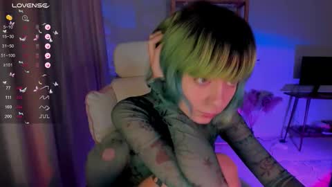 MylaFlores online show from September 2025 02:11:02 AM